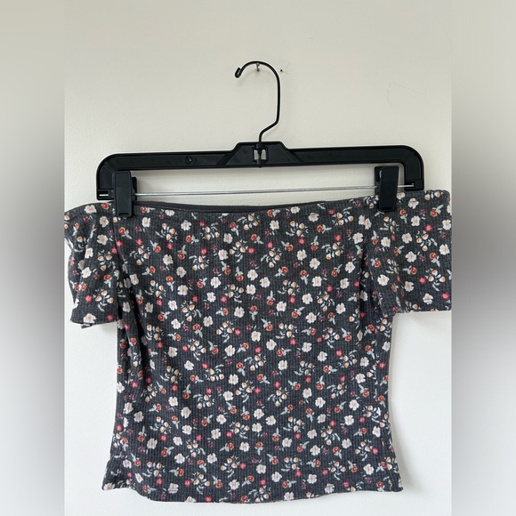 Mossimo size small off the shoulder top - Picture 3 of 4